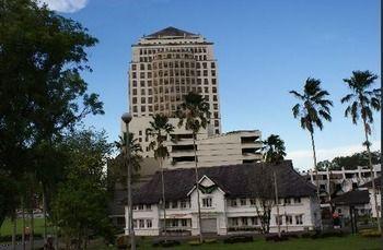 The Apartments At Merdeka Palace Hotel Kuching Extérieur photo